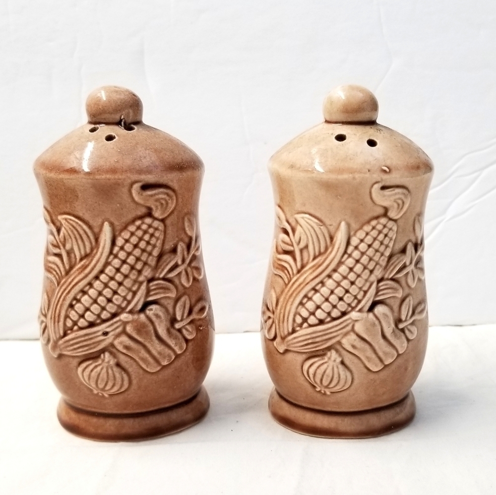 Vintage Ceramic Corn Vegetable 3D Salt and Pepper Shakers,  made in Japan